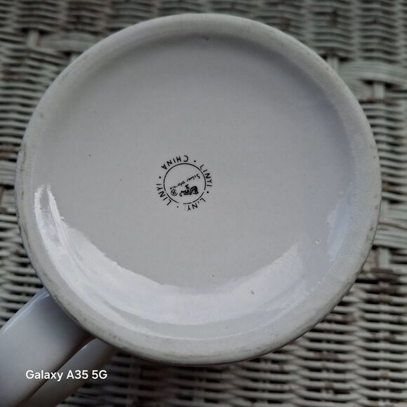 Walt Disney World Mickey Mouse Ceramic Mug 20 Oz White Multicolor Artsy Retro - Picture 4 of 5